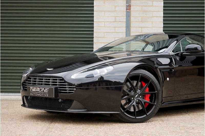 Aston Martin Vantage V8 S - Large 31