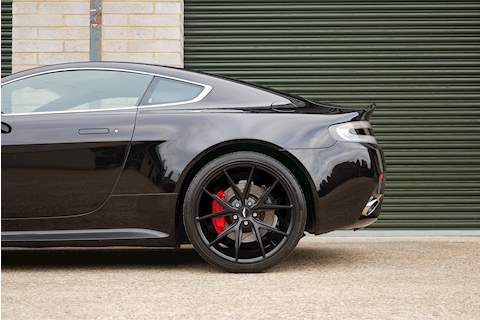 Aston Martin Vantage V8 S - Large 34