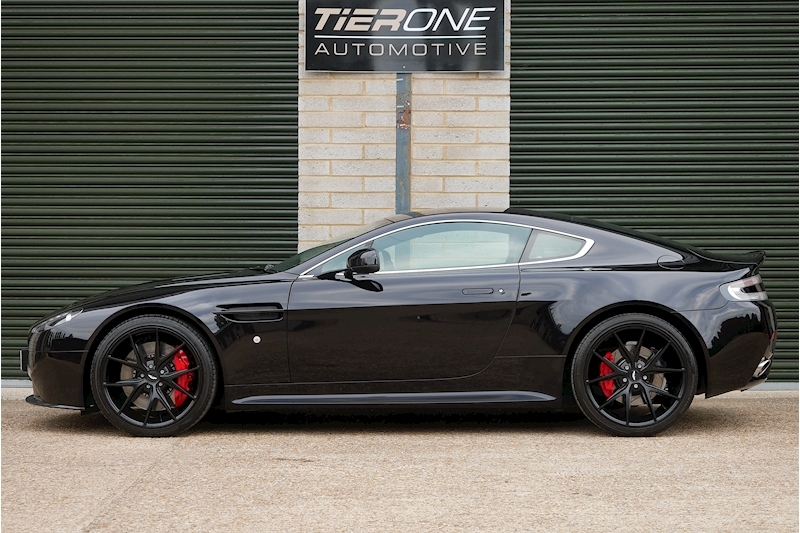 Aston Martin Vantage V8 S - Large 9