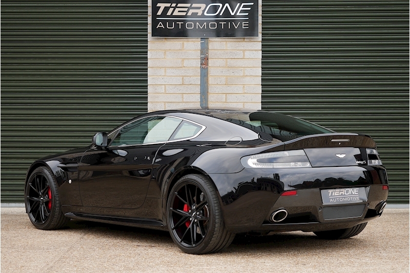 Aston Martin Vantage V8 S - Large 8