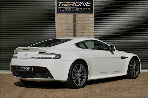 Aston Martin Vantage V12 - Large 1