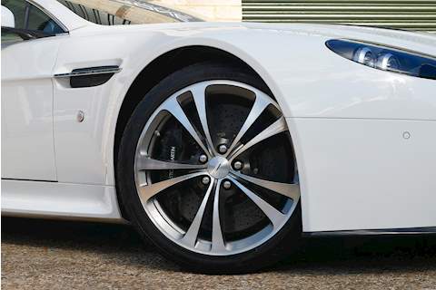 Aston Martin Vantage V12 - Large 6