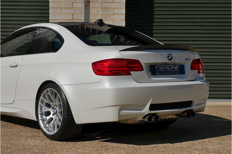 BMW M3 iV8 Competition - Large 41