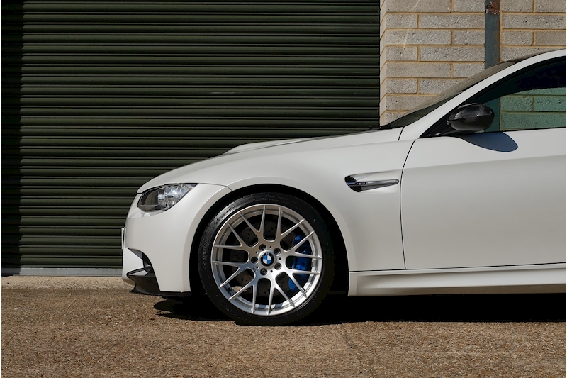 BMW M3 iV8 Competition - Large 42