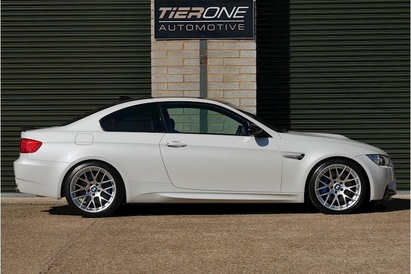 BMW M3 iV8 Competition - Large 2