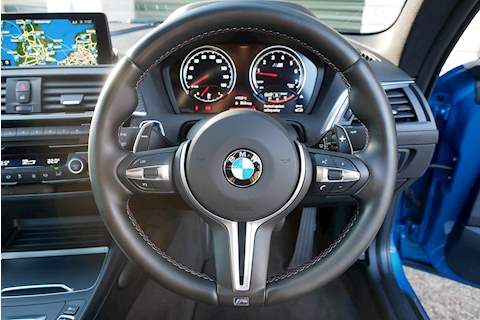 BMW M2 i - Large 12