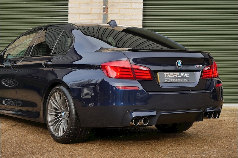 BMW M5 V8 - Large 28