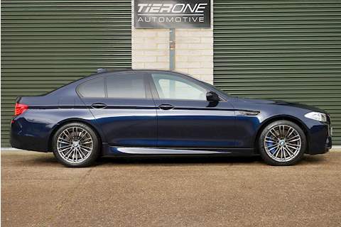 BMW M5 V8 - Large 2