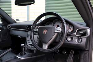 Porsche 911 Carrera 4S - Large 13