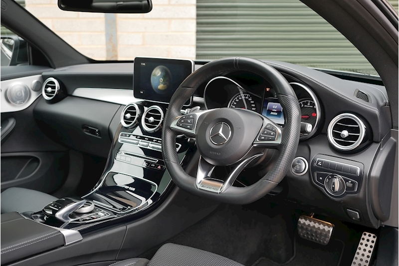 Mercedes-Benz C Class C63 V8 BiTurbo AMG Premium - Large 12