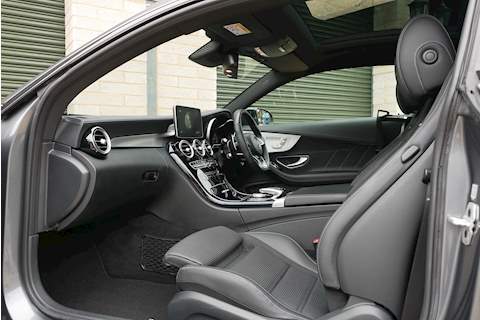 Mercedes-Benz C Class C63 V8 BiTurbo AMG Premium - Large 3