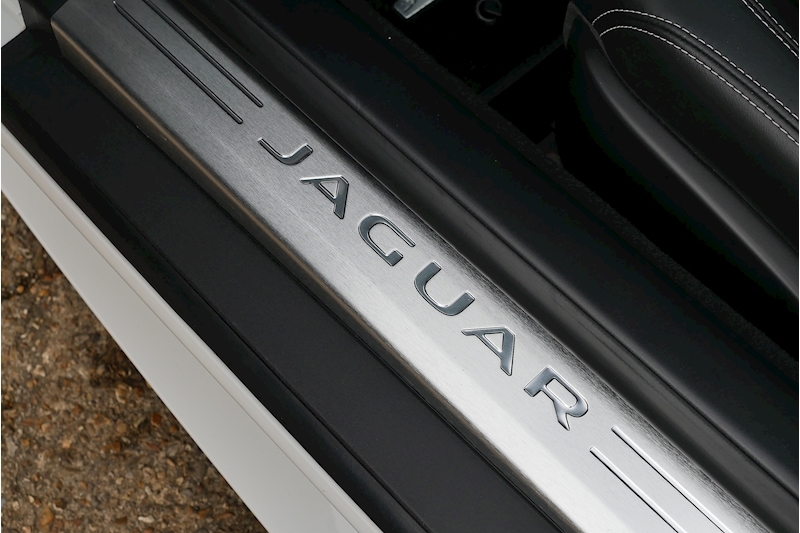 Jaguar F-Type V8 R - Large 23
