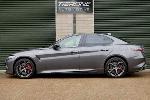 Alfa Romeo Giulia V6 Bi-Turbo Quadrifoglio - Large 9