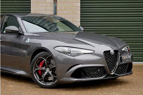 Alfa Romeo Giulia V6 Bi-Turbo Quadrifoglio - Large 33