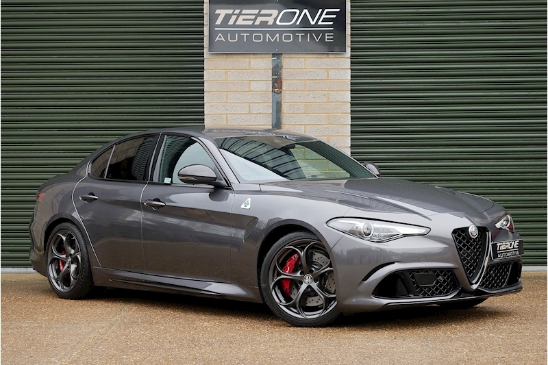 Alfa Romeo Giulia V6 Bi-Turbo Quadrifoglio - Large 7