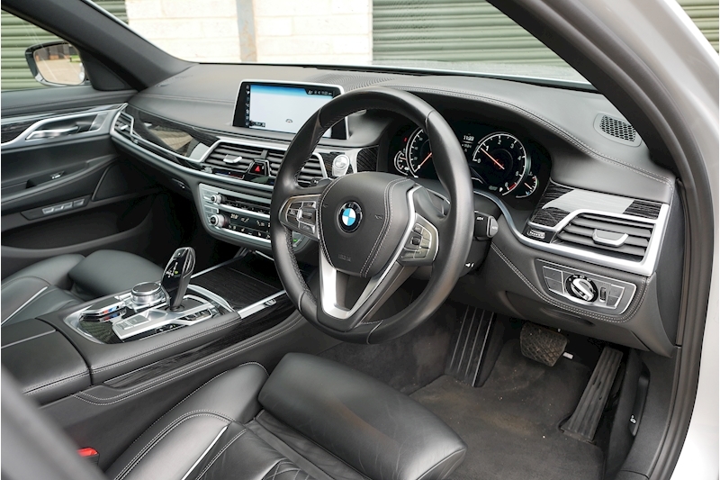 BMW 7 Series 730d M Sport - Large 30