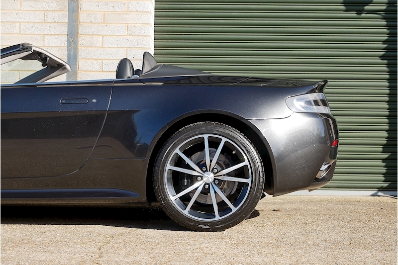 Aston Martin Vantage S SP10 Roadster - Large 34