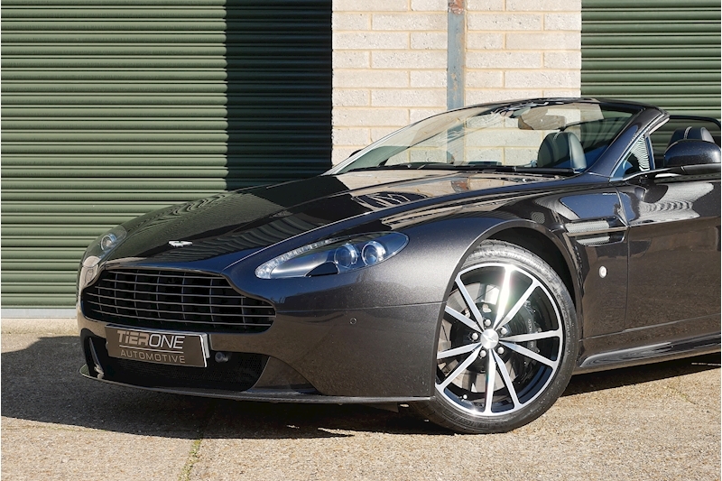 Aston Martin Vantage S SP10 Roadster - Large 46