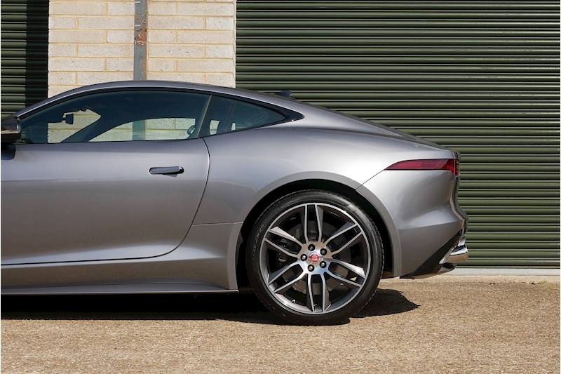 Jaguar F-Type V8 R-Dynamic - Large 35