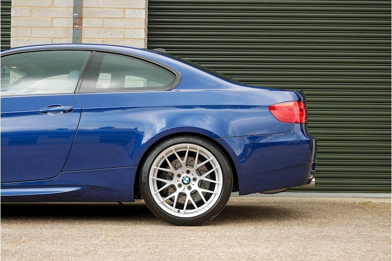 BMW M3 iV8 Competition - Large 34