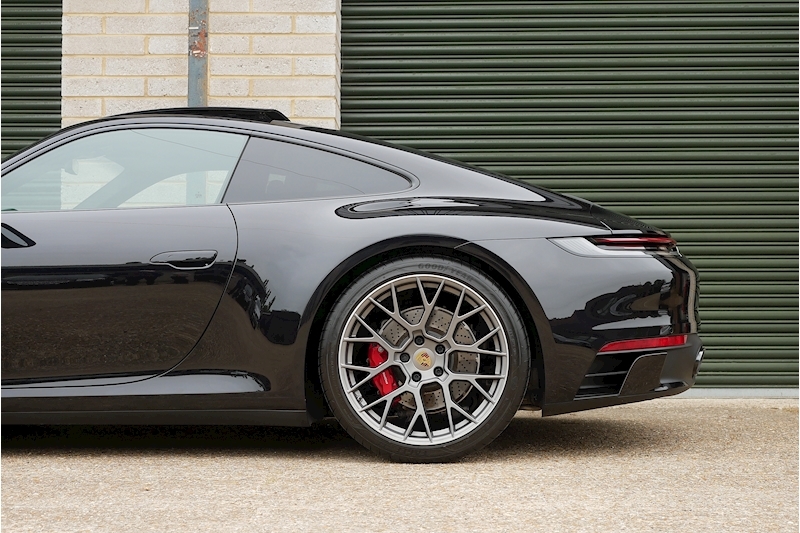 Porsche 911 T 992 Carrera S - Large 46