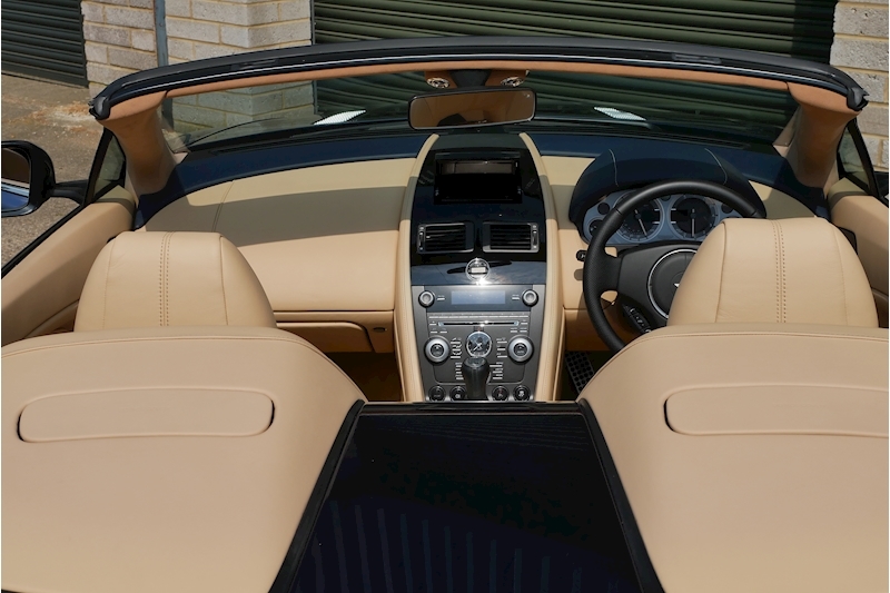 Aston Martin Vantage V8 - Large 19