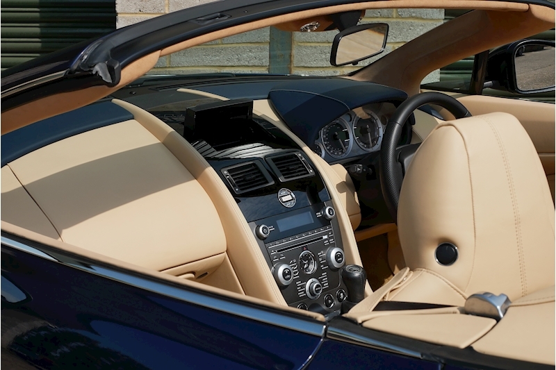 Aston Martin Vantage V8 - Large 15