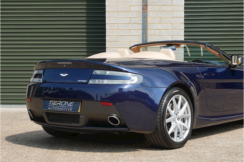 Aston Martin Vantage V8 - Large 28