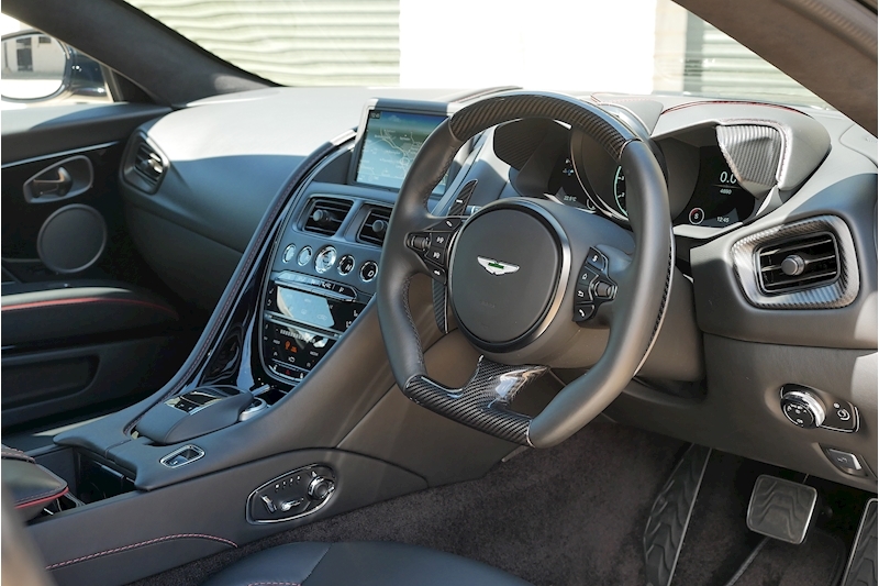 Aston Martin DBS V12 BiTurbo Superleggera - Large 11
