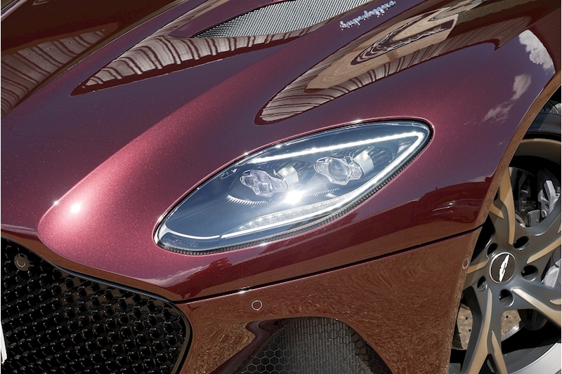 Aston Martin DBS V12 BiTurbo Superleggera - Large 28
