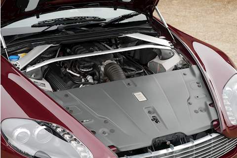 Aston Martin Vantage V8 - Large 43