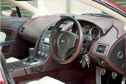 Aston Martin Vantage V8 - Large 18