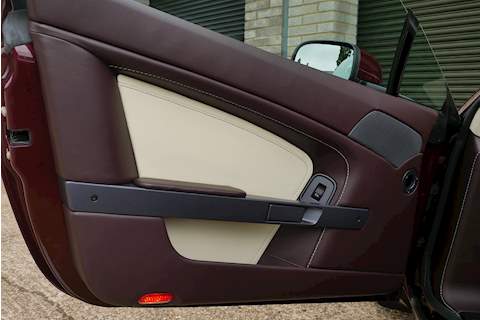 Aston Martin Vantage V8 - Large 32