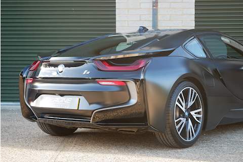 BMW i8 Protonic Frozen Black Edition - Large 23