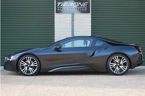 BMW i8 Protonic Frozen Black Edition - Large 9