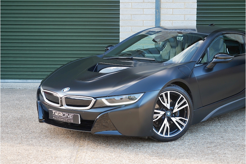 BMW i8 Protonic Frozen Black Edition - Large 30