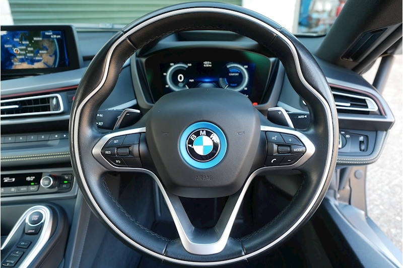 BMW i8 Protonic Frozen Black Edition - Large 12