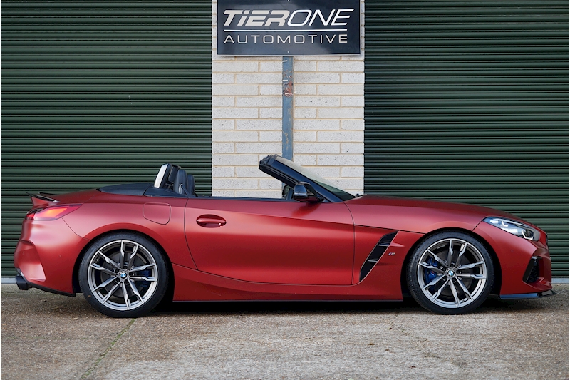 BMW Z4 M40i First Edition - Large 2