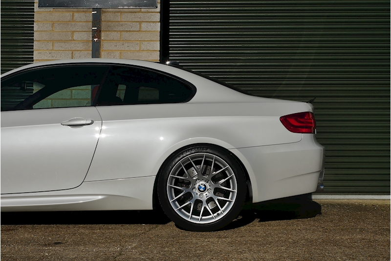 BMW M3 iV8 Competition - Large 23