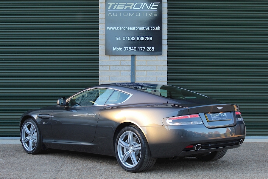 Aston Martin Db9 V12 - Large 28