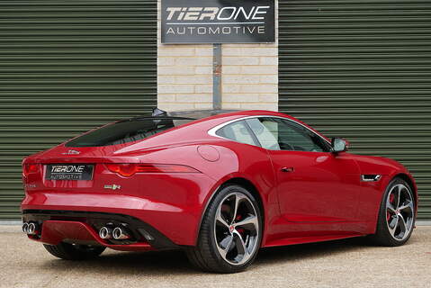 Jaguar F-Type V8 R AWD - Large 1