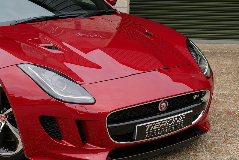 Jaguar F-Type V8 R AWD - Large 39