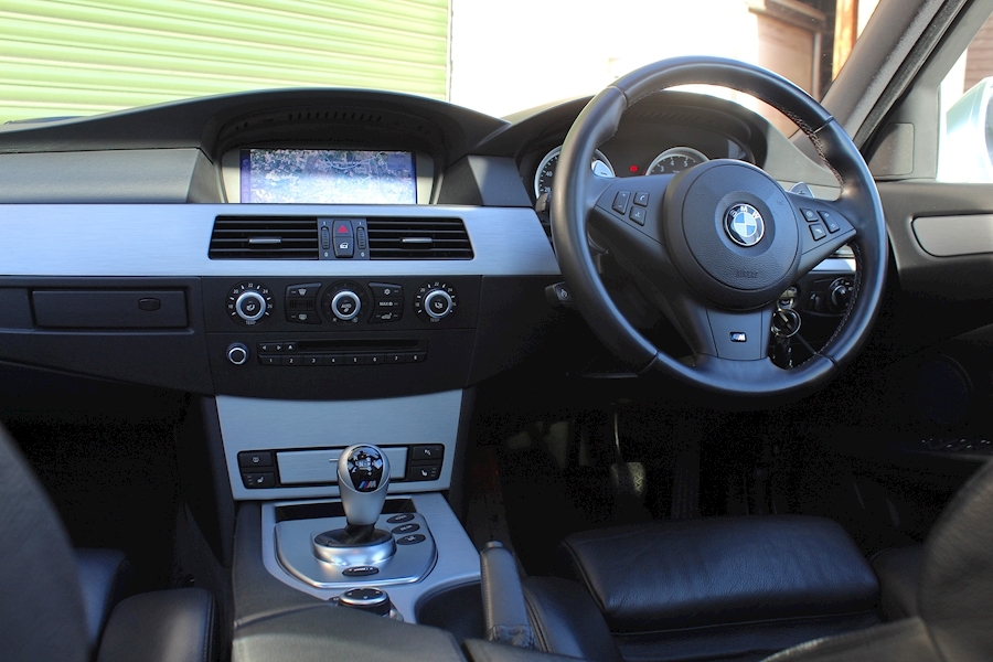 BMW 5 Series M5 TOURING - Large 6