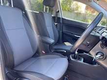 HYUNDAI I20 1.0T-GDI PREMIUM NAV 5DR