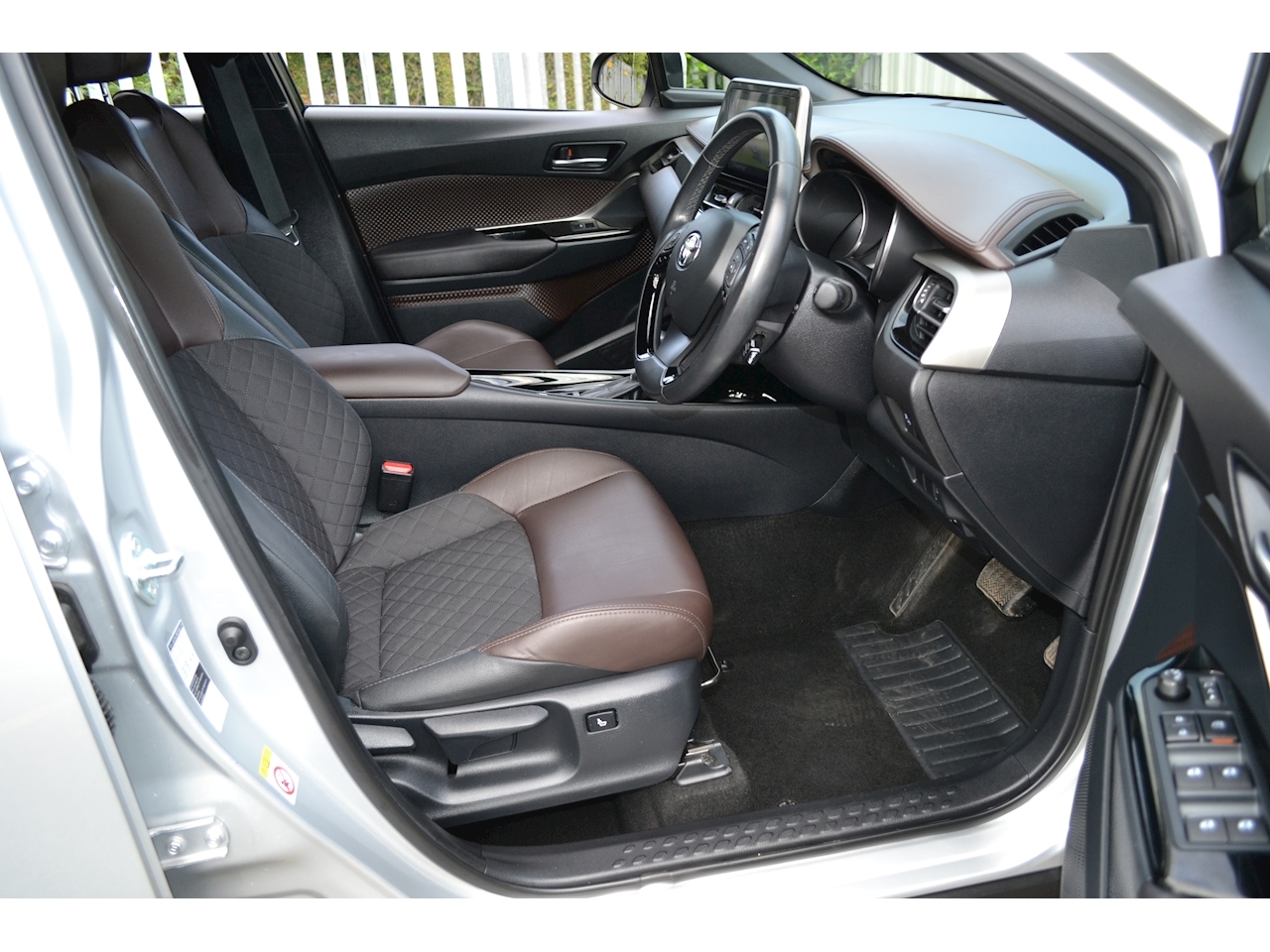 Used 2017 Toyota Chr Excel Hatchback 1.2 Cvt Petrol For Sale in Oxfordshire | Wheatley Car Centre