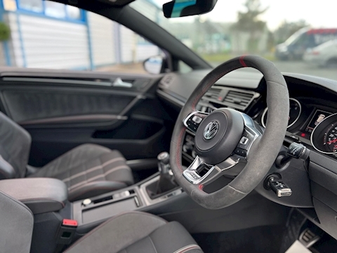 2.0 TSI BlueMotion Tech GTI Clubsport 40 Hatchback 3dr Petrol Manual (s/s) (162 g/km, 261 bhp)