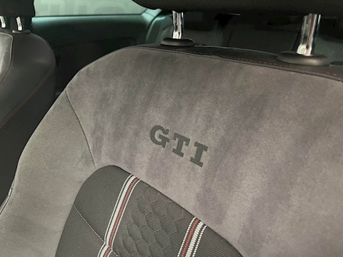 2.0 TSI BlueMotion Tech GTI Clubsport 40 Hatchback 3dr Petrol Manual (s/s) (162 g/km, 261 bhp)