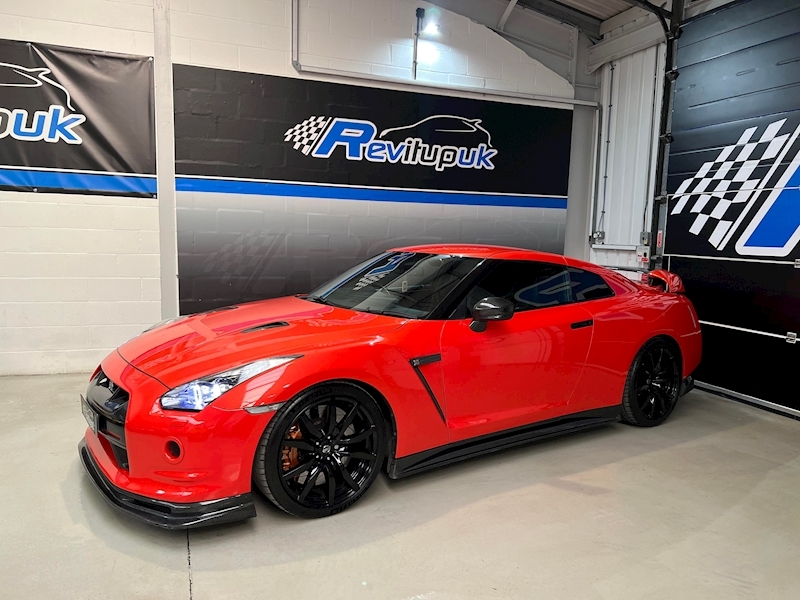 Gt-R Black Edition Coupe 3.8 Semi Auto Petrol