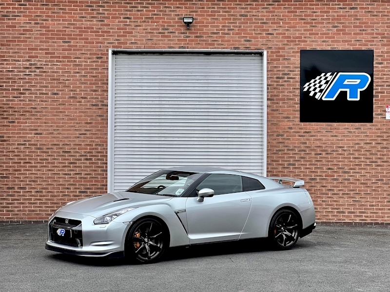 Gt-R Black Edition Coupe 3.8 Semi Auto Petrol