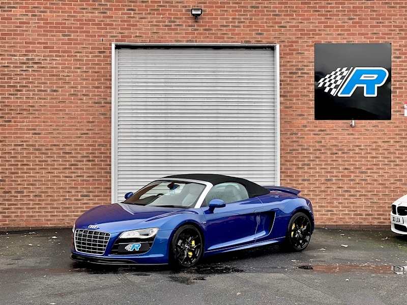Spyder V10 Quattro Convertible 5.2 Manual Petrol